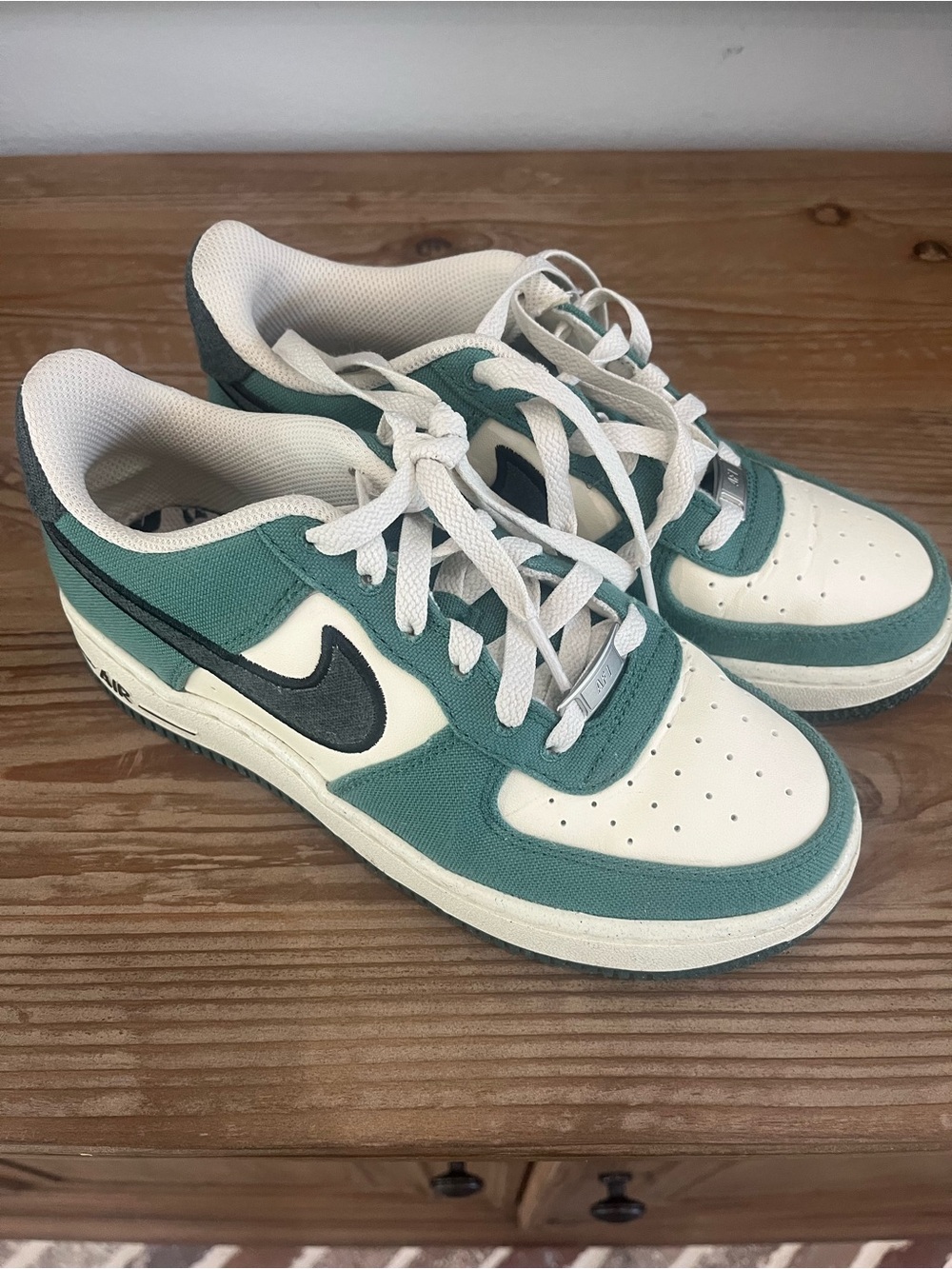 Nike Women’s Teal and White Air Force 1 Sneakers - Picture 7 of 7